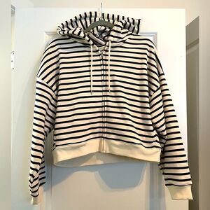 Gap Women’s Striped Hoodie - slightly cropped. Small